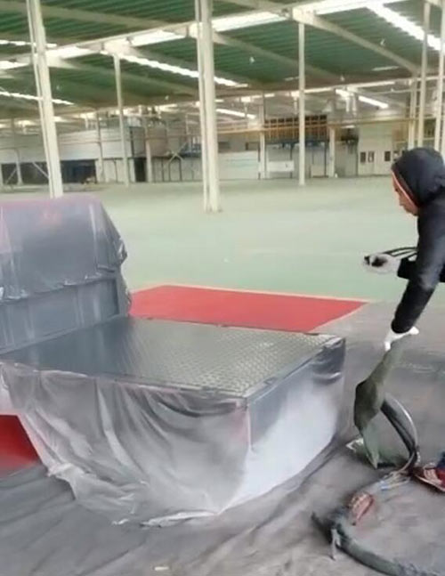 聚脲噴涂機(jī)品牌好的廠家用于車(chē)輛表面耐磨噴涂(圖1) 聚脲噴涂機(jī)品牌好的廠家用于車(chē)輛表面耐磨噴涂